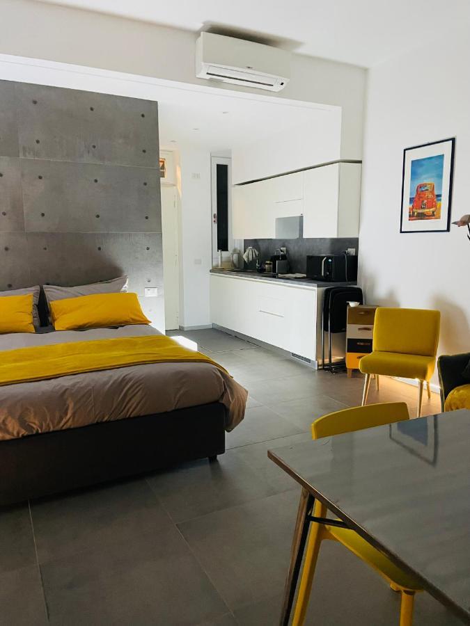 רומא Cosy Studio In The Greenest Corner Of Trastevere מראה חיצוני תמונה