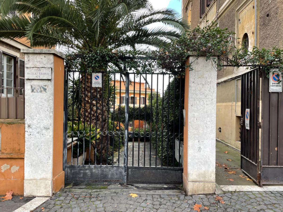 רומא Cosy Studio In The Greenest Corner Of Trastevere מראה חיצוני תמונה